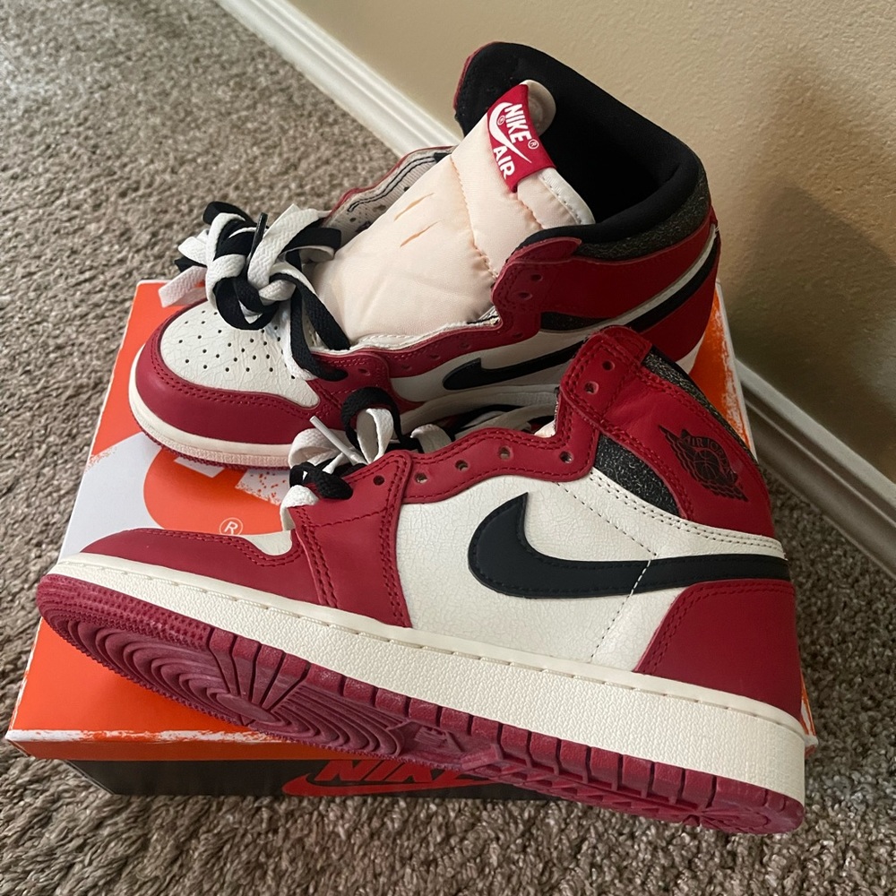Jordan 1 retro high OG “Chicago” Lost and Found